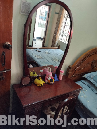 One piece dressing table